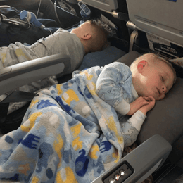 RESTORA Inflatable Travel Pillow